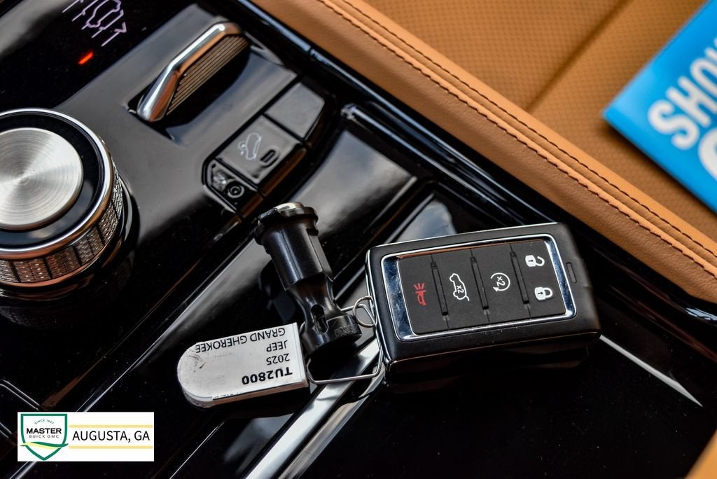 2025 Jeep Grand Cherokee L Summit Reserve