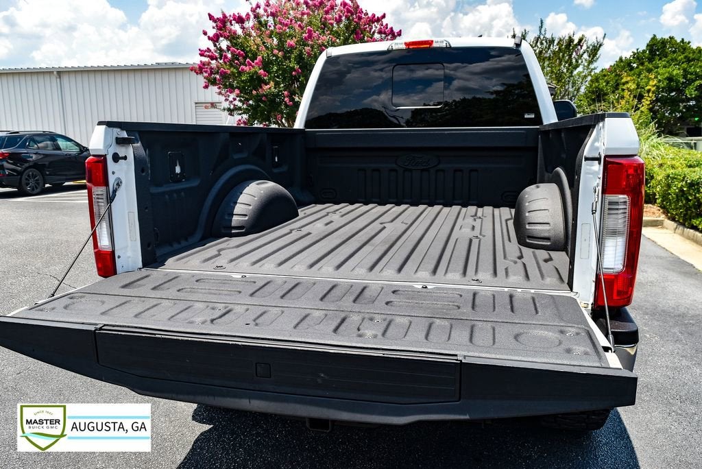 2017 Ford Super Duty F-250 SRW Lariat