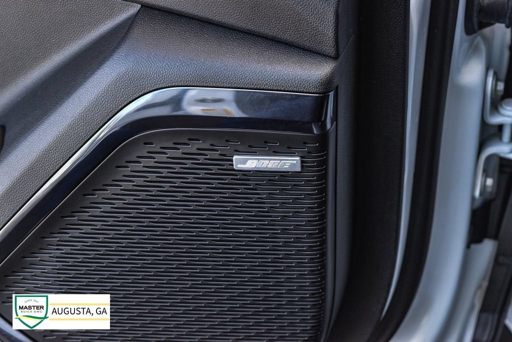 2025 GMC Acadia AT4