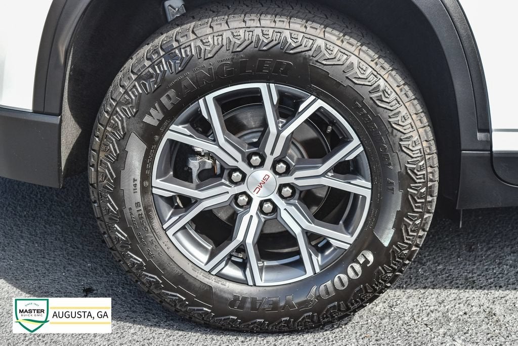 2025 GMC Acadia AT4