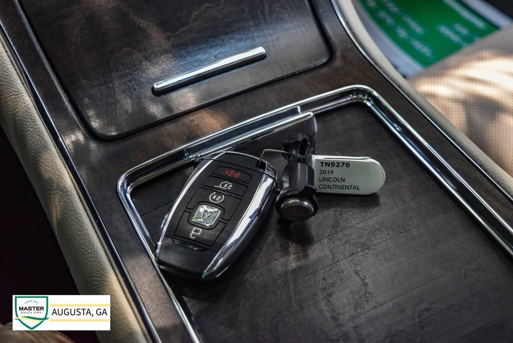 2019 Lincoln Continental Select
