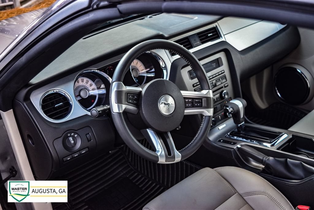 2011 Ford Mustang V6