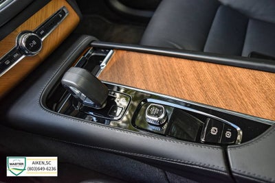 2025 Volvo XC90 Plus